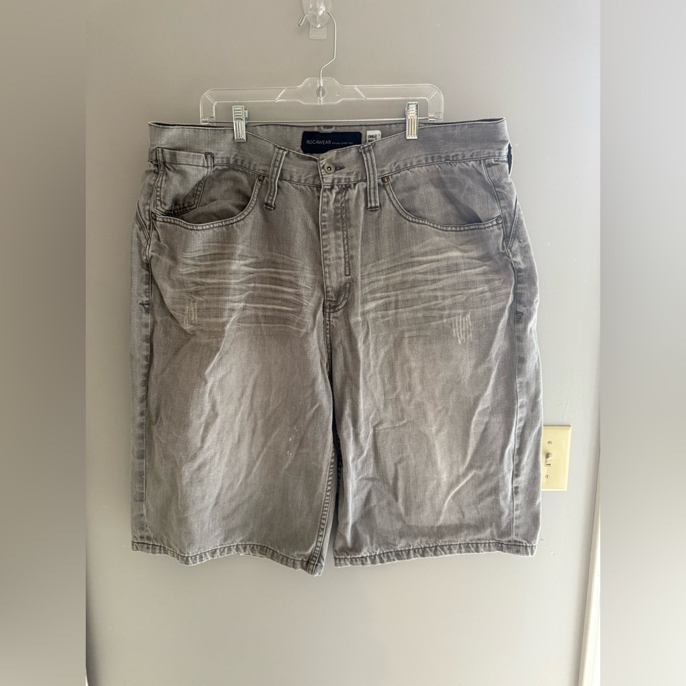 Rocawear Jean Shorts Men’s Grey Denim Distressed Baggy 90s Y2K Hip Hop Skater